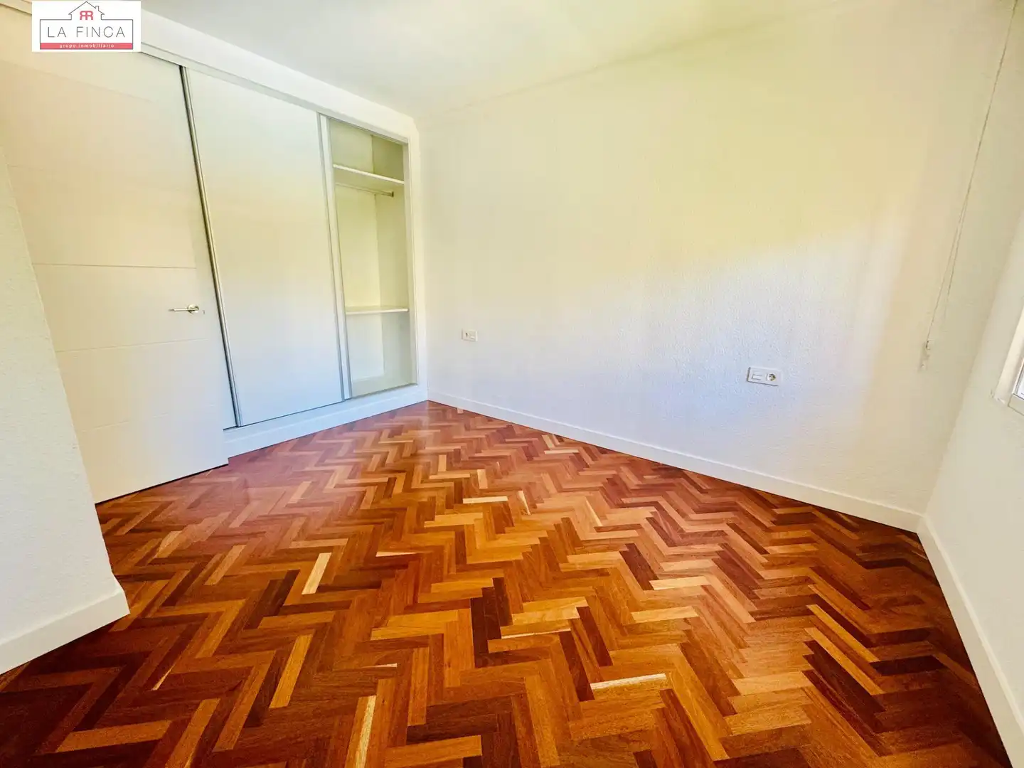 Habitación de Piso en venta en Málaga con Aire acondicionado, Parquet y Piscina comunitaria