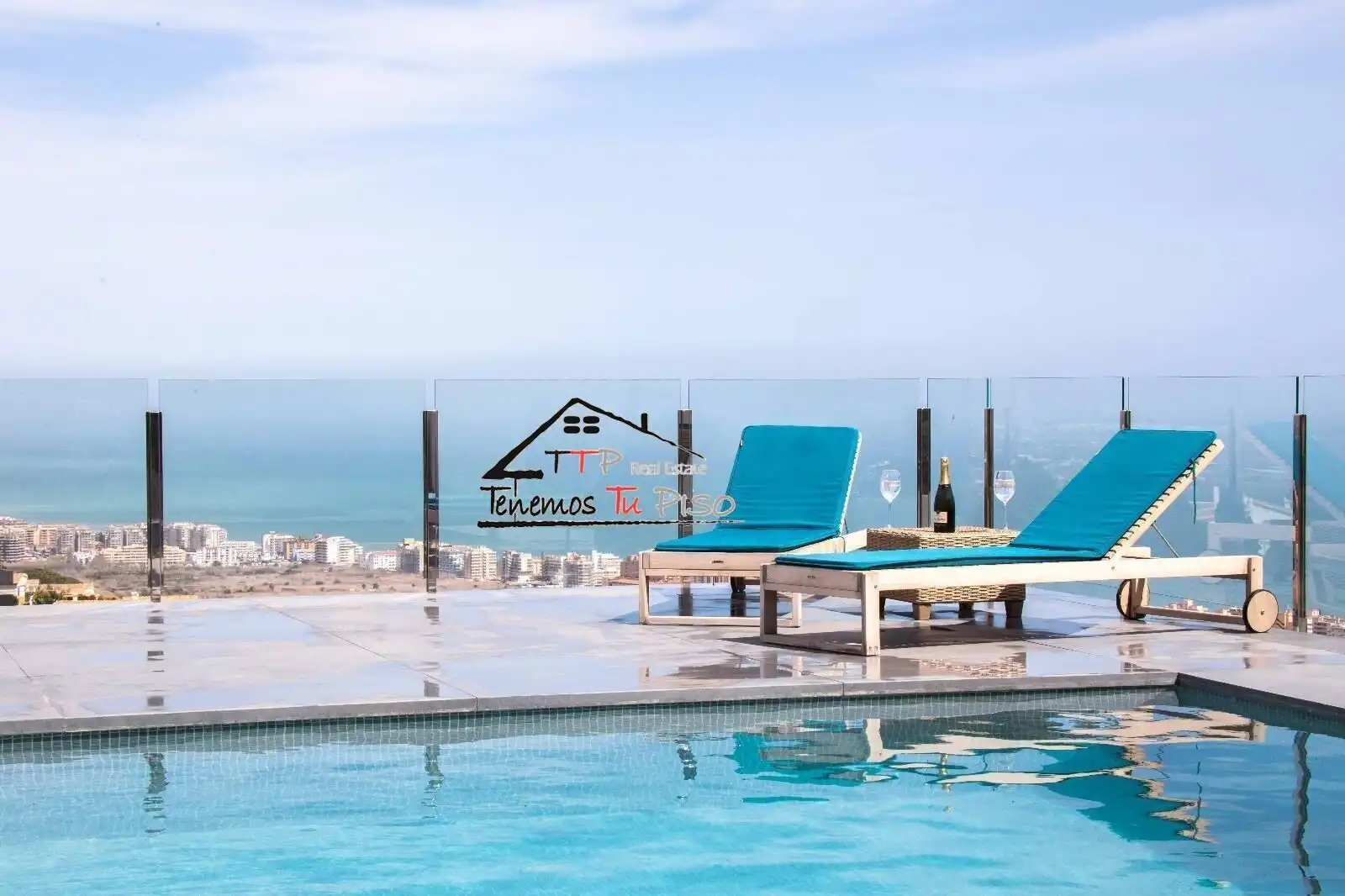 Piscina de Casa o xalet en venda en Peñíscola / Peníscola amb Aire condicionat, Calefacció i Jardí privat