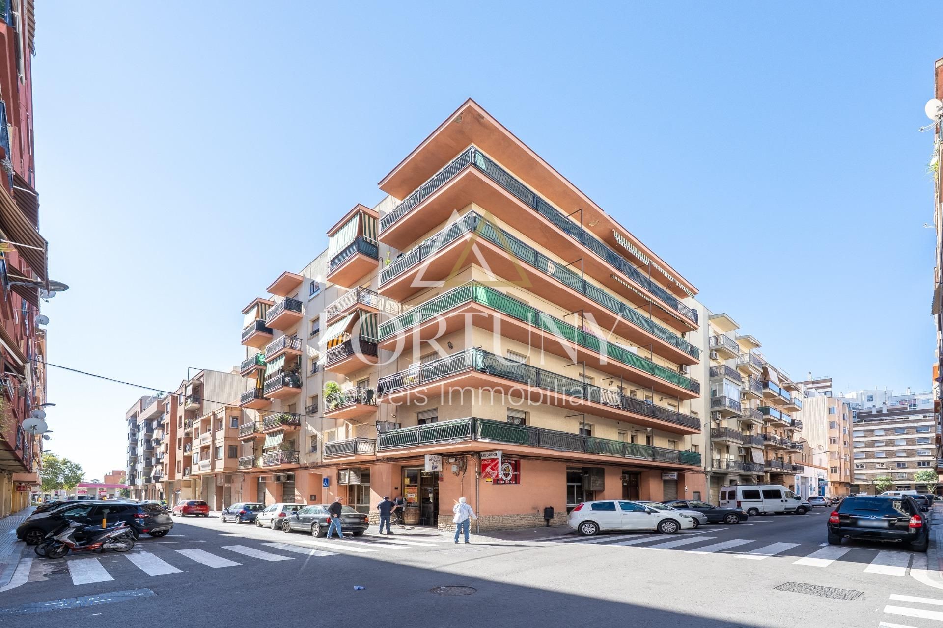 Vista exterior de Pis en venda en Reus amb Aire condicionat, Terrassa i Balcó