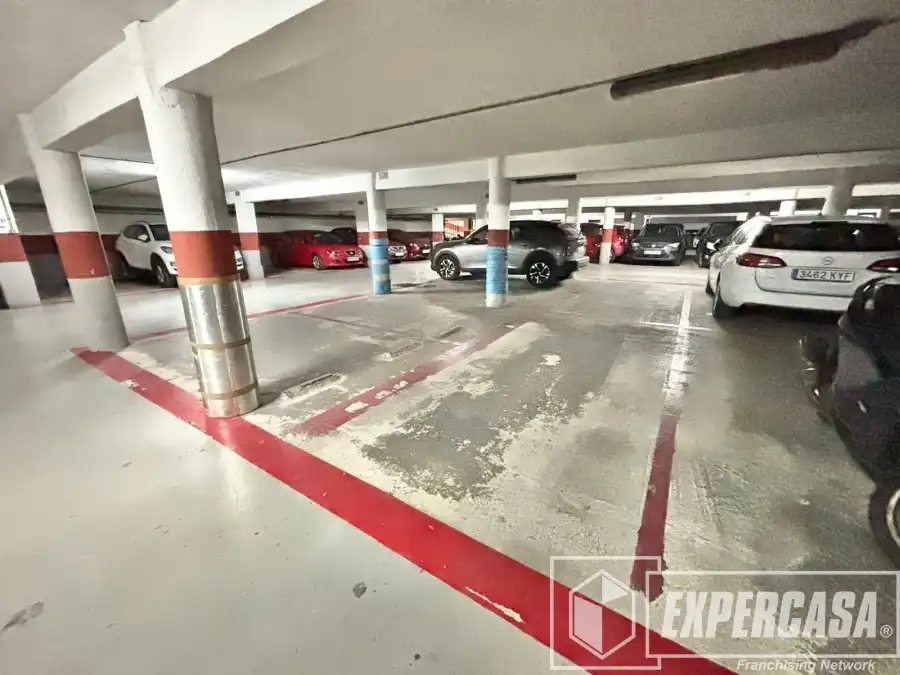 Aparcamiento en venta en Benicalap