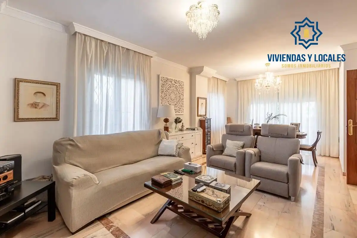 Casa amb terrassa en venda a Peligros, imagen 3