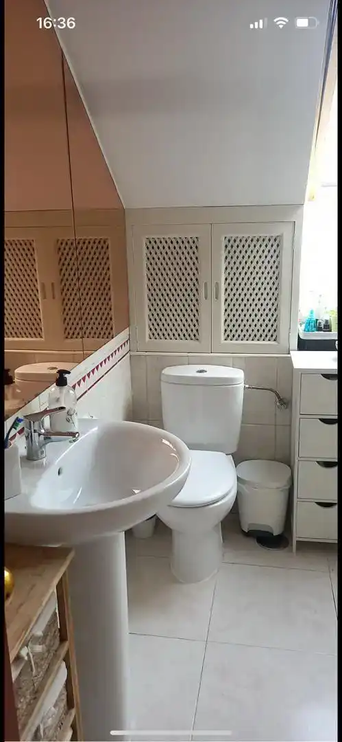 Baño de Dúplex en venta en O Barco de Valdeorras   con Parquet, Trastero y Amueblado