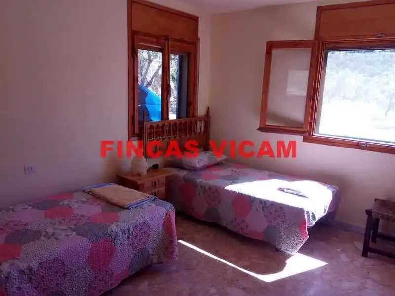 Dormitori de Finca rústica en venda en Agüero amb Calefacció, Jardí privat i Terrassa