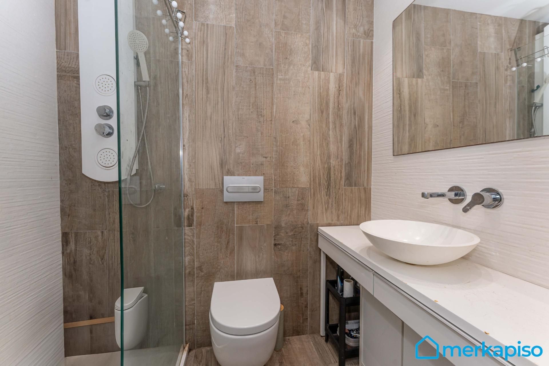 Bathroom of Flat for sale in Viladecans