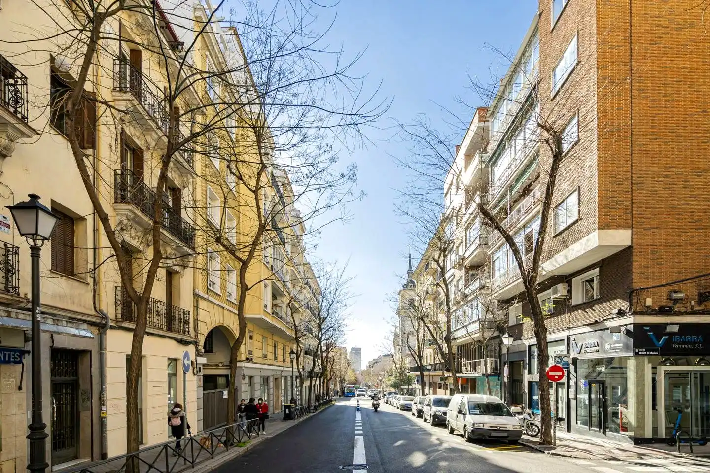 Exterior view of Duplexes for rent in Chamberí