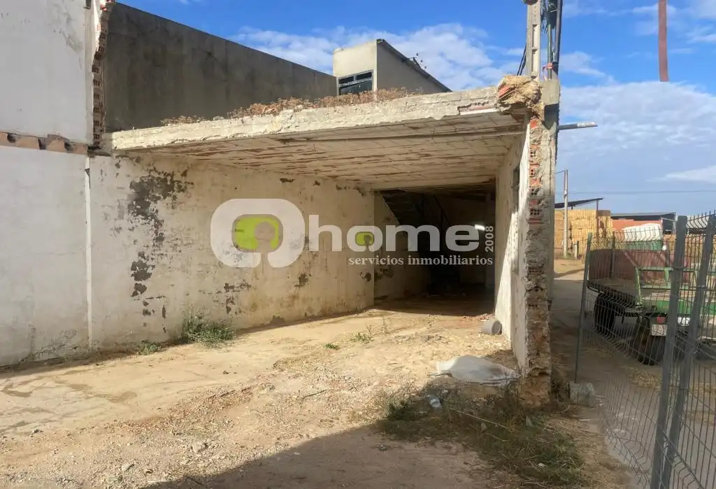Casa adosada en venta en San Cristóbal de Entreviñas