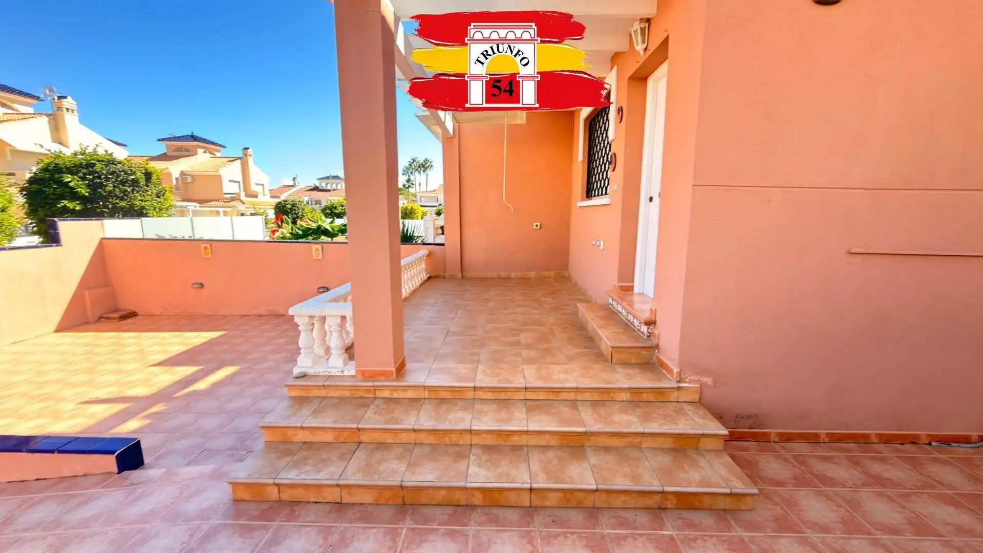 Terraza de Casa adosada en venta en Pilar de la Horadada con Aire acondicionado, Jardín privado y Amueblado