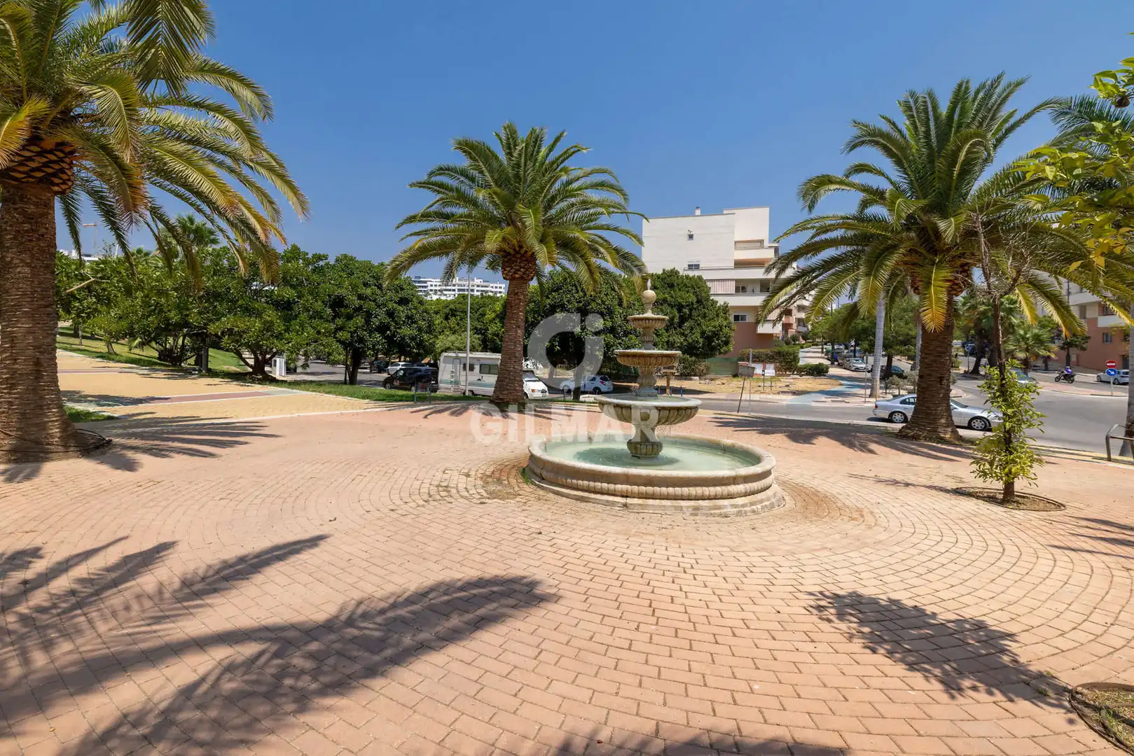 Vista exterior de Apartament en venda en Estepona amb Calefacció, Jardí privat i Piscina