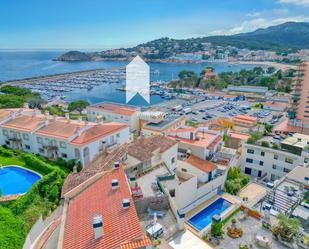 Vista exterior de Àtic en venda en Sant Feliu de Guíxols amb Aire condicionat, Terrassa i Traster