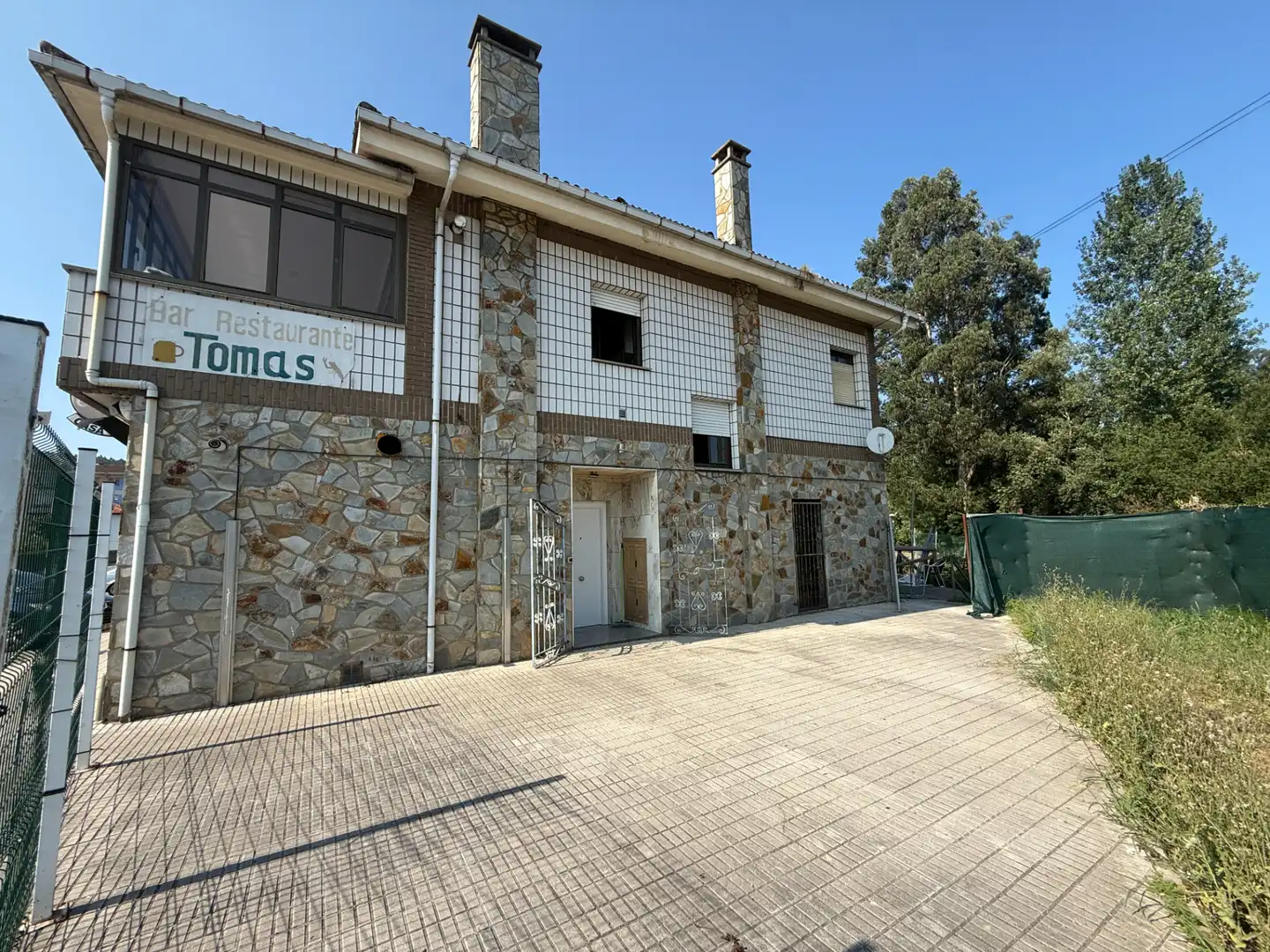 Vista exterior de Casa o xalet en venda en Corvera de Asturias amb Calefacció, Jardí privat i Parquet