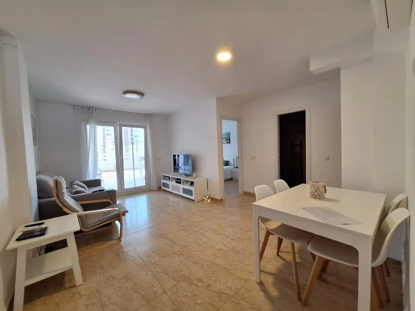 Sala de estar de Apartamento en venta en Tavernes de la Valldigna con Terraza y Piscina comunitaria