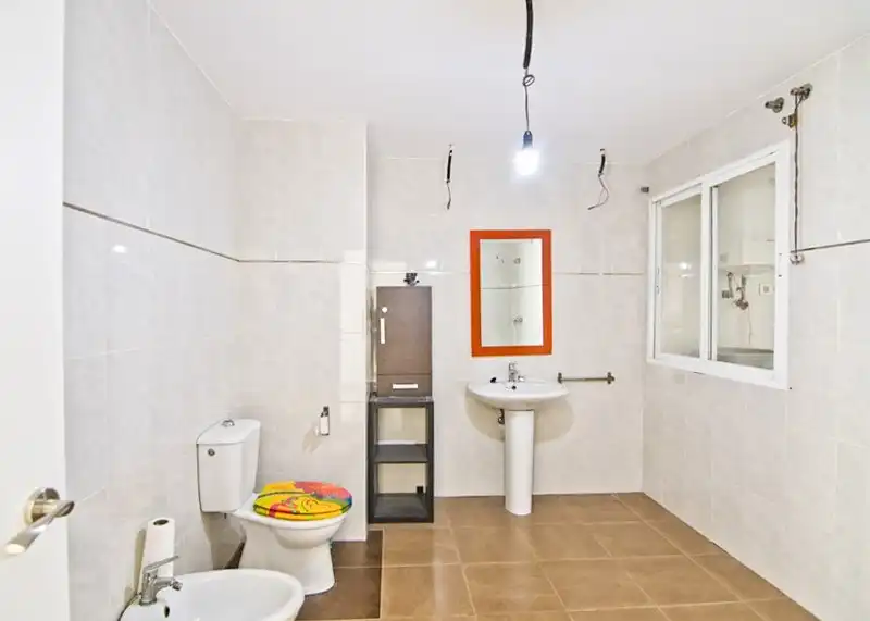 Baño de Piso en venta en Motril con Amueblado