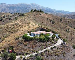 Vista exterior de Casa o xalet en venda en Canillas de Aceituno amb Jardí privat, Terrassa i Balcó