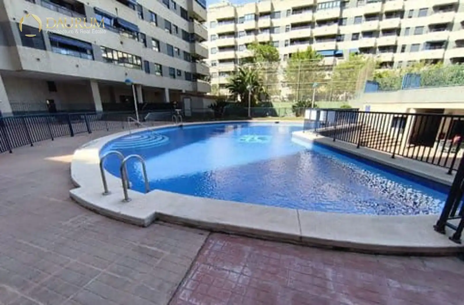Swimming pool of Flat for sale in Valencia  with Air Conditioner, Heating and Terrace