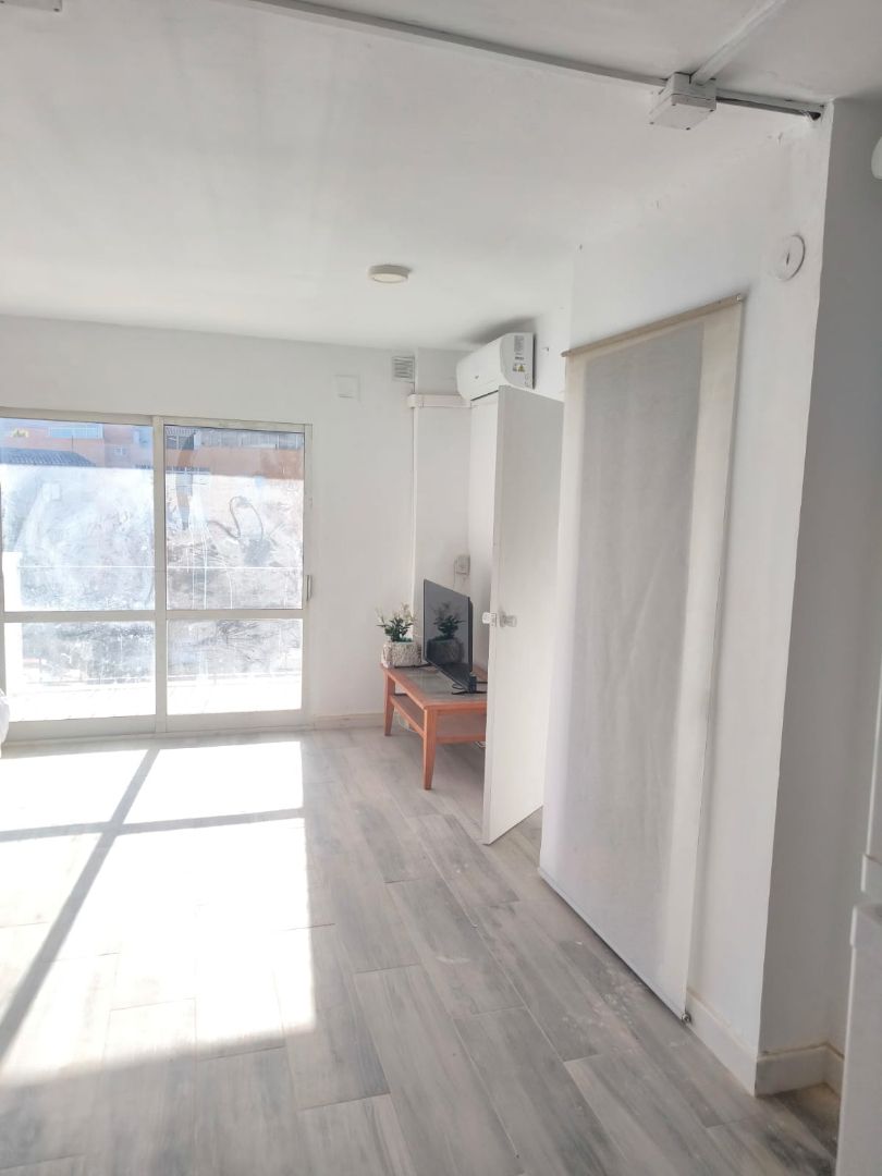 Dormitori de Pis en venda en Estepona amb Aire condicionat, Terrassa i Balcó