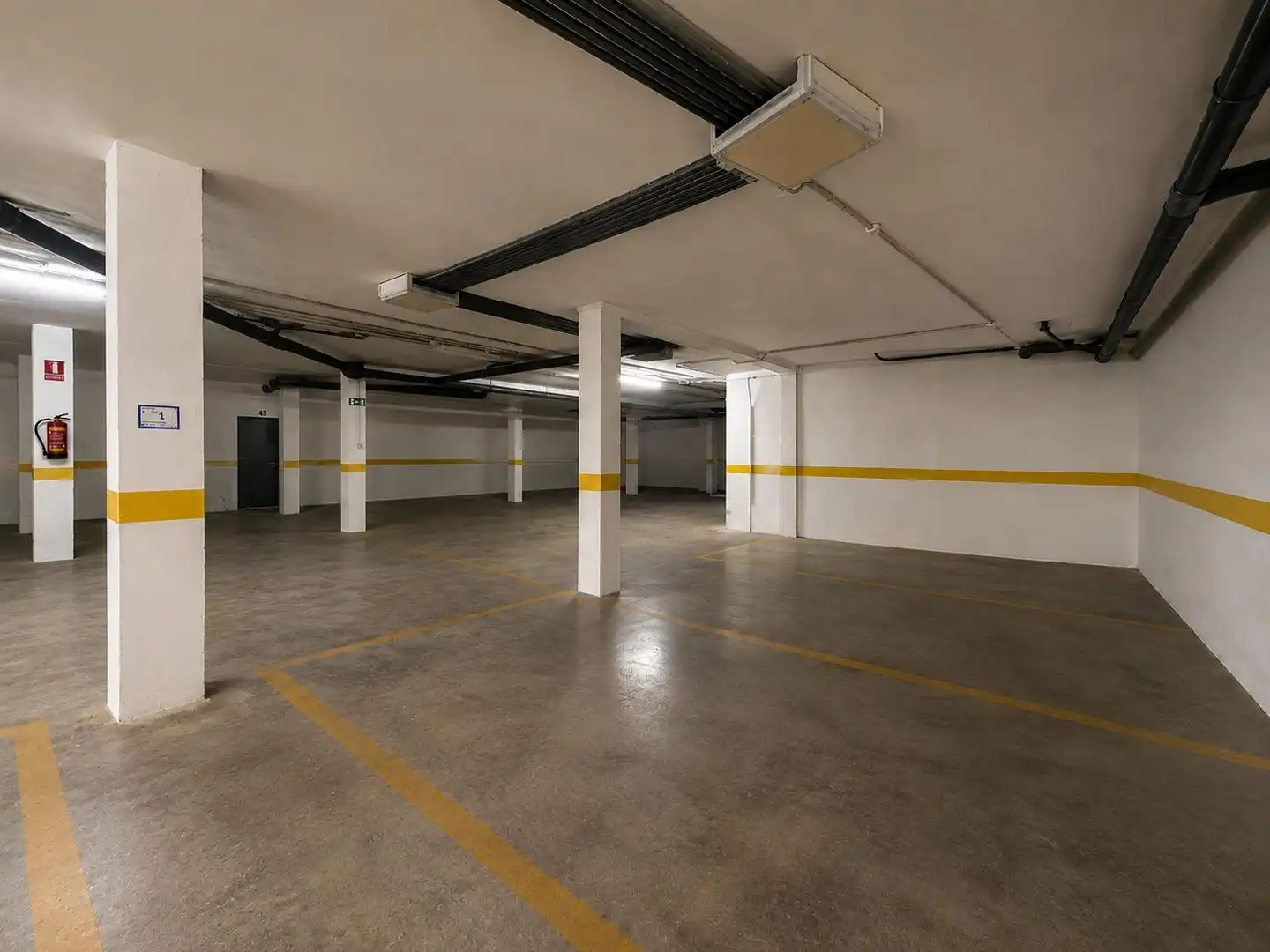 Parking de Ático en venta en Chipiona con Aire acondicionado, Calefacción y Jardín privado