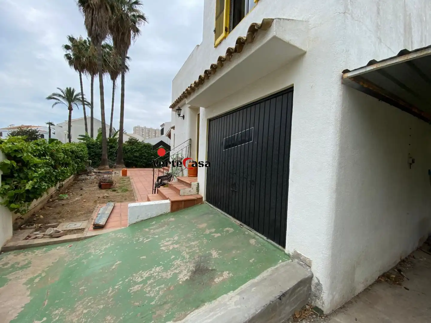 Vista exterior de Casa o xalet en venda en El Puig de Santa Maria amb Terrassa, Traster i Piscina comunitària
