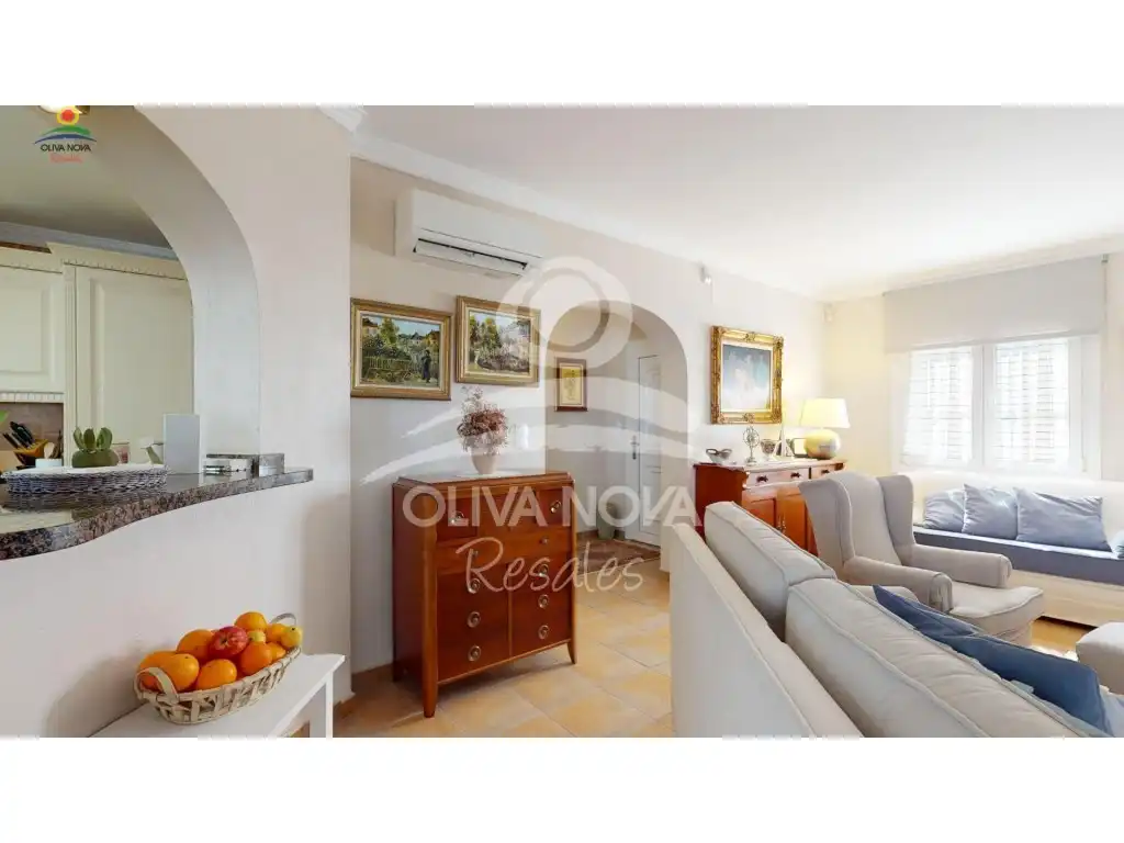 Sala de estar de Casa o chalet en venta en Oliva con Jardín privado