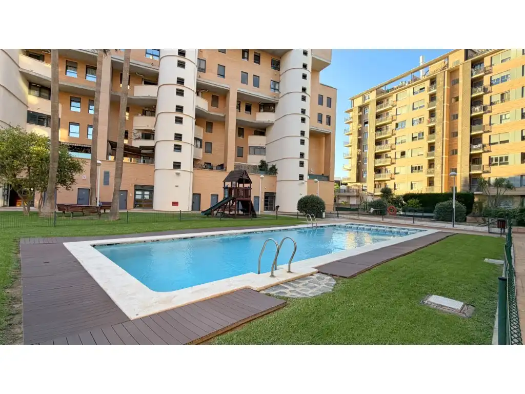 Swimming pool of Flat for sale in Valencia  with Air Conditioner, Terrace and Community pool