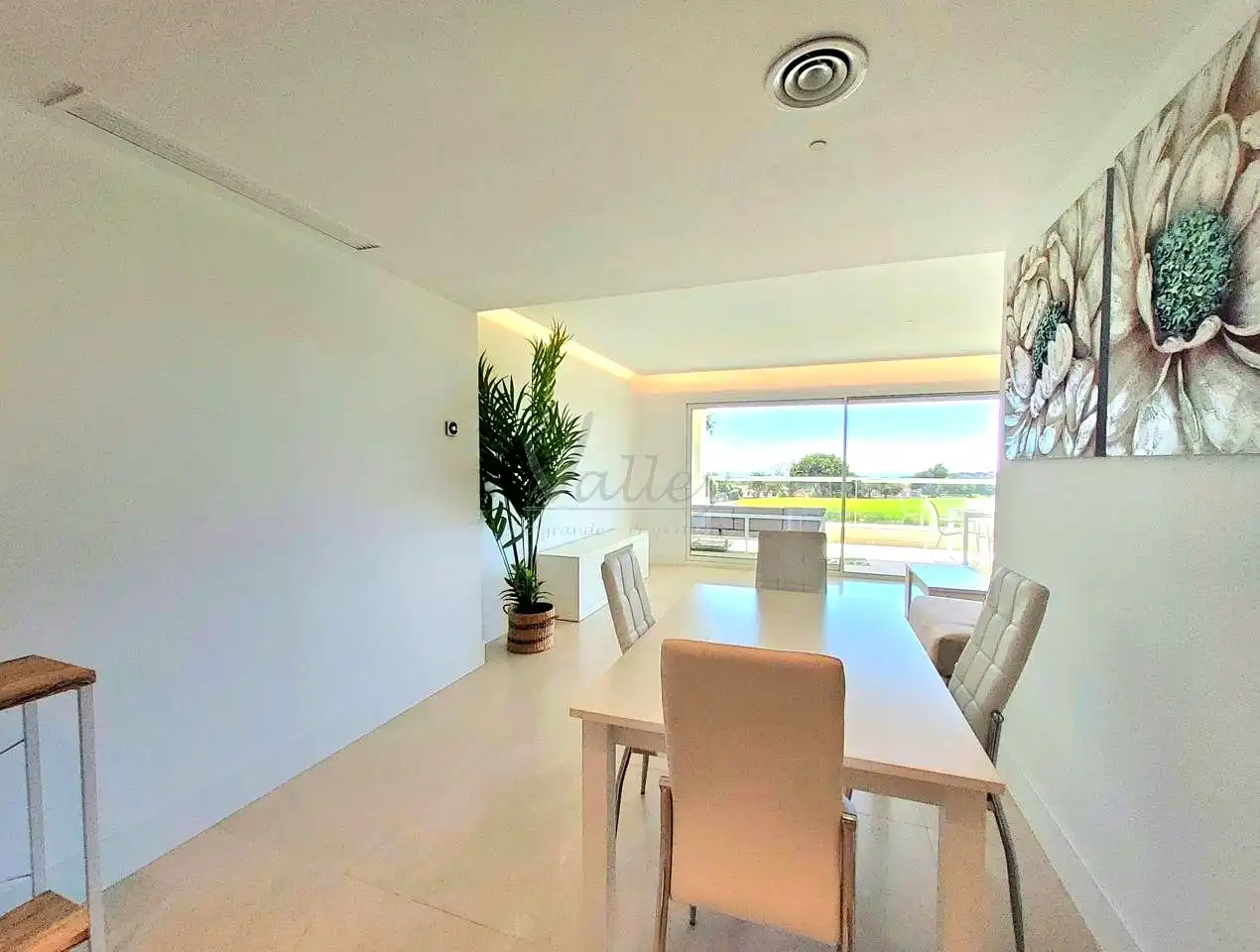 Esszimmer von Wohnungen zum Verkauf in Sotogrande mit Klimaanlage, Terrasse und Möbliert
