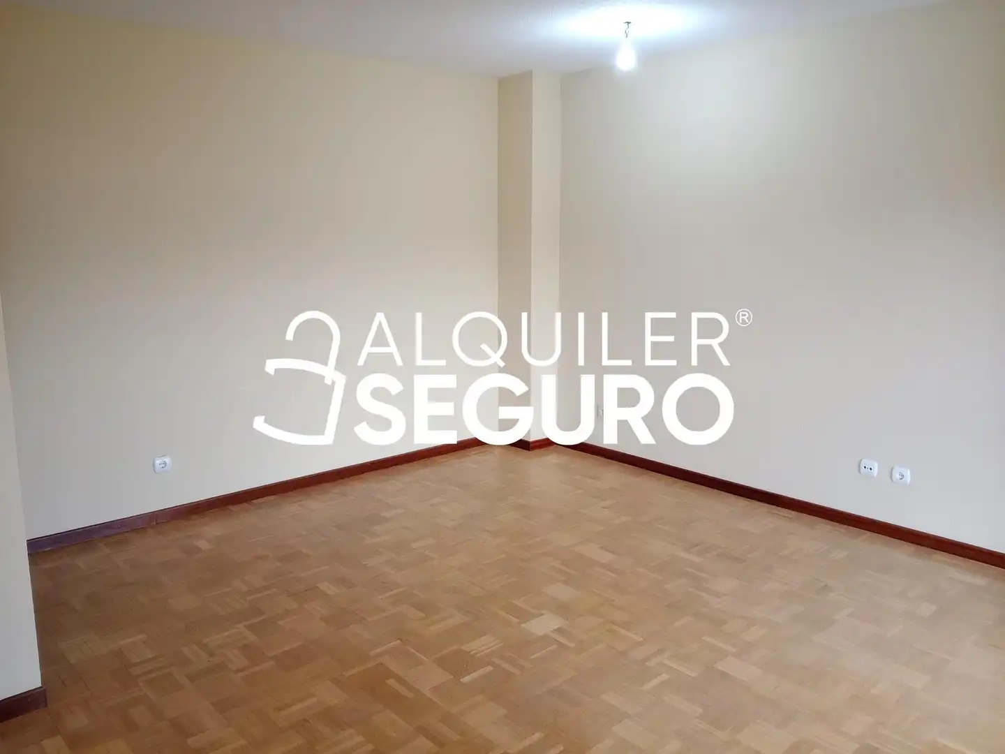 Sala de estar de Piso de alquiler en Valladolid con Calefacción, Trastero y Piscina