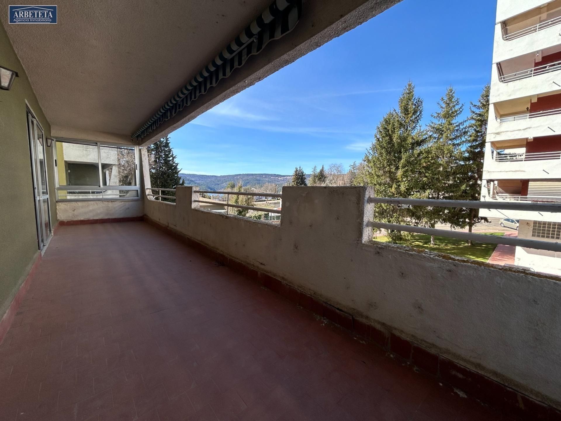 Terrasse von Wohnung zum verkauf in Pareja mit Heizung, Privatgarten und Terrasse