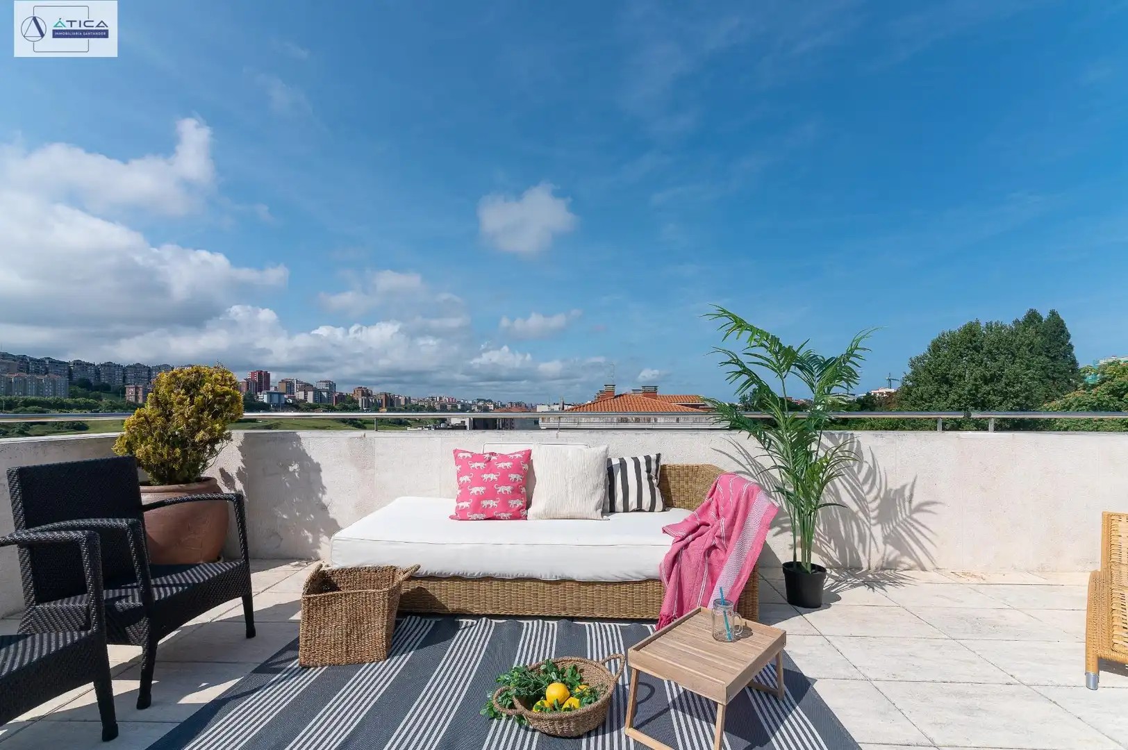 Terrasse von Dachboden zum Verkauf in Santander mit Heizung, Privatgarten und Parkett