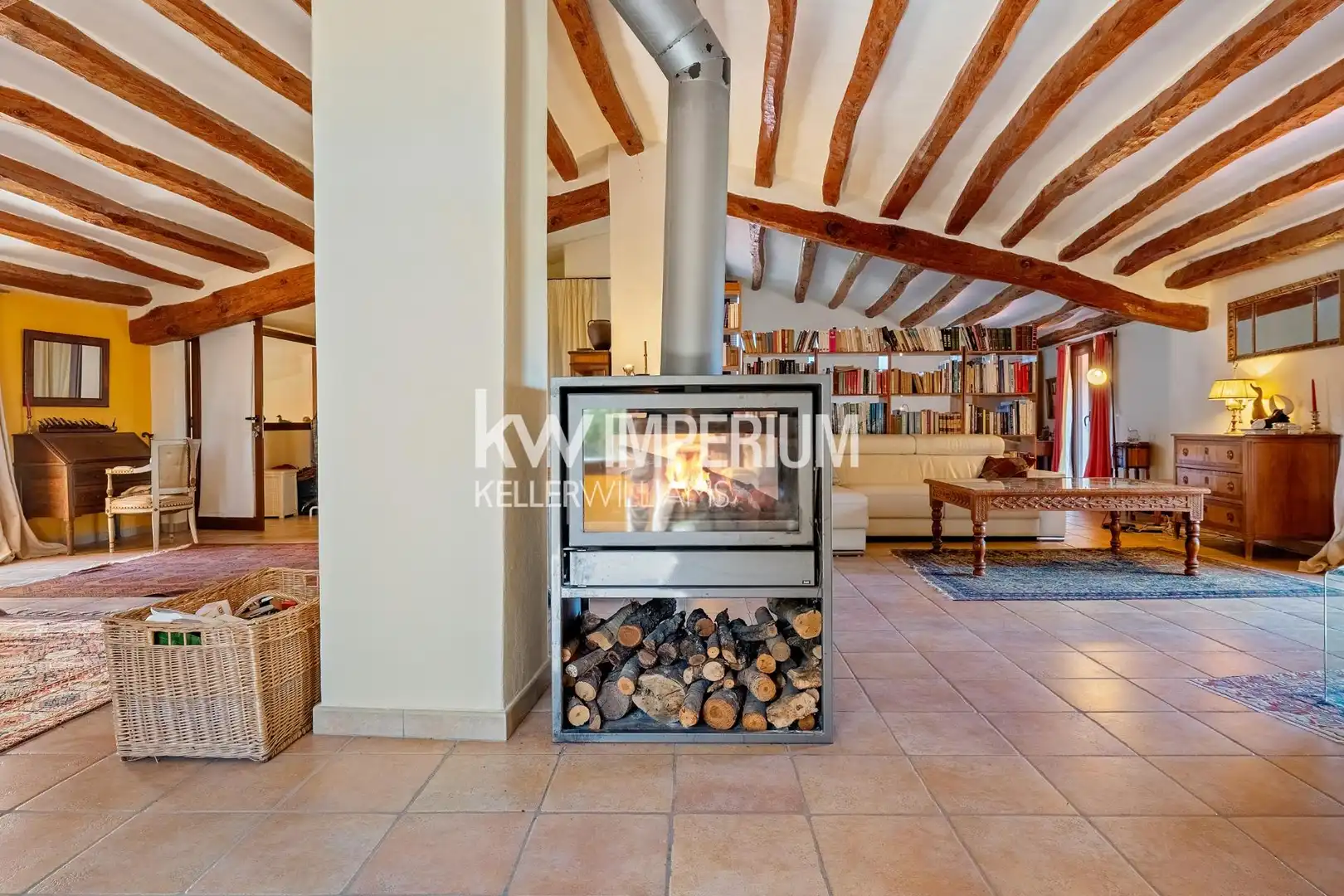 Sala d'estar de Finca rústica en venda en El Molar (Tarragona) amb Aire condicionat, Calefacció i Jardí privat