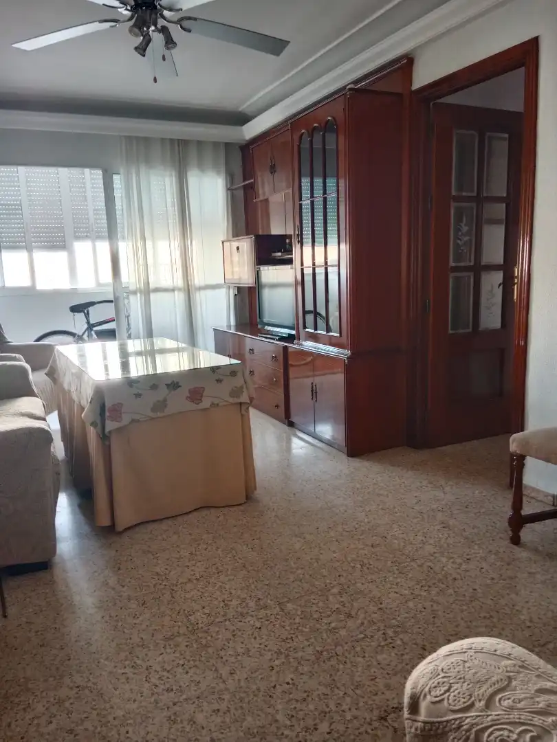 Küche von Wohnung zur Miete in Sevilla mit Klimaanlage, Möbliert und Ofen