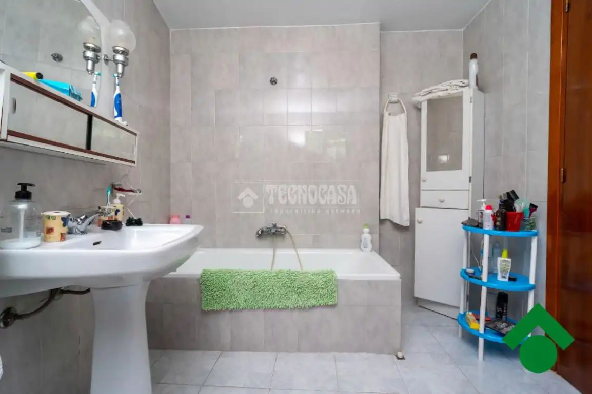 Bathroom of Detached homes for sale in Pinos Puente