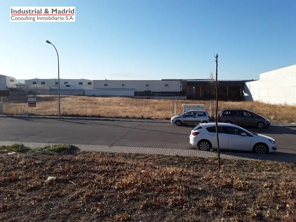 Terreno industrial en venta en Loeches