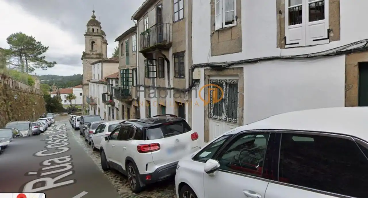 Vista exterior de Piso en venta en Santiago de Compostela  con Calefacción, Terraza y Amueblado