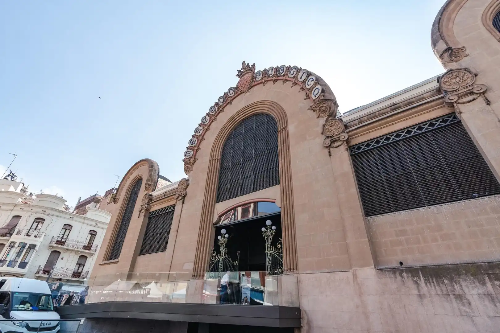 Außenansicht von Wohnung zum Verkauf in Tarragona mit Klimaanlage und Balkon