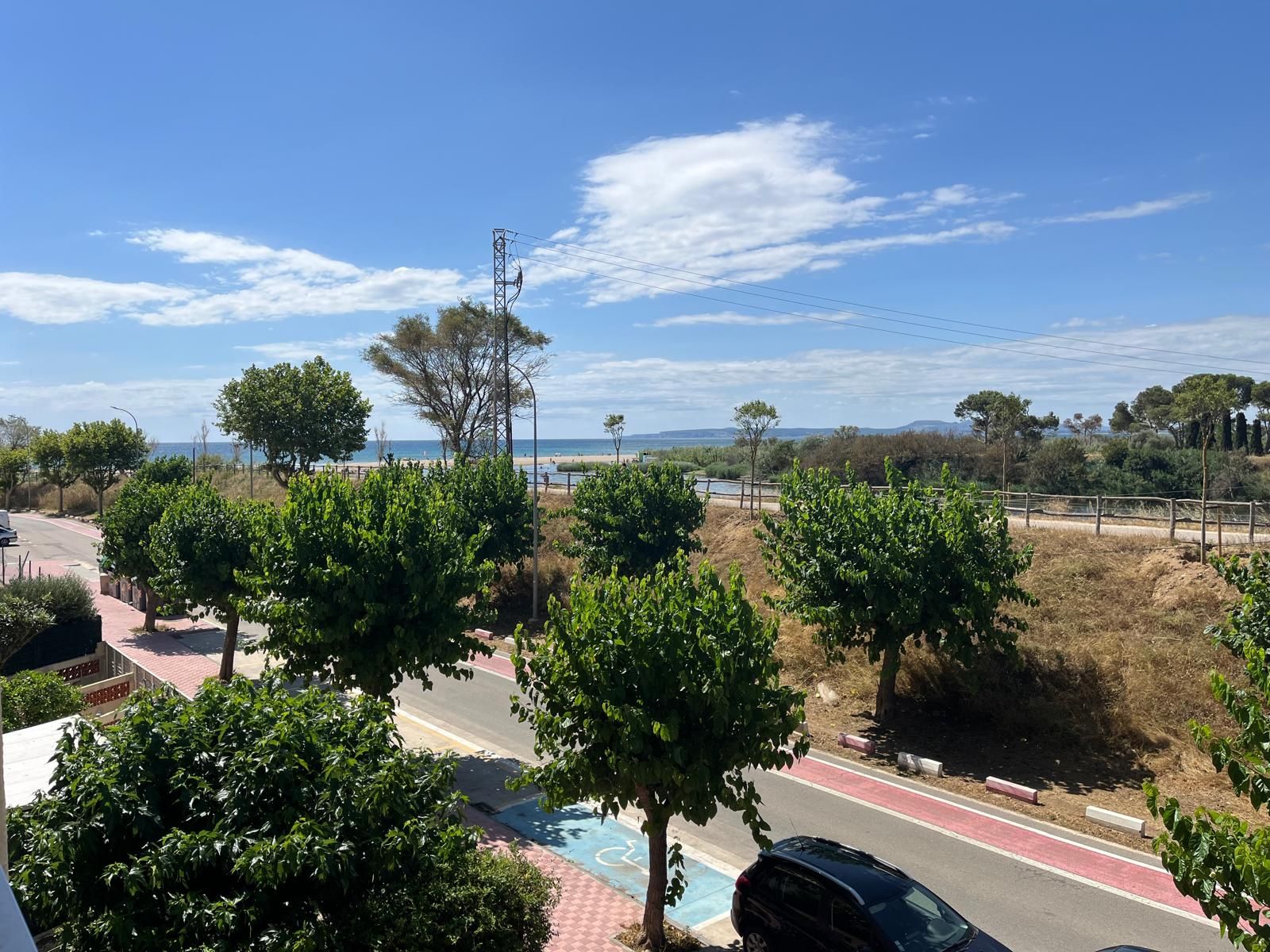 Vista exterior de Estudi en venda en Empuriabrava amb Moblat