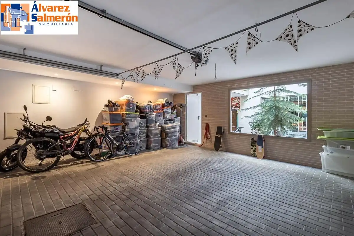 Detached homes for sale in Granada