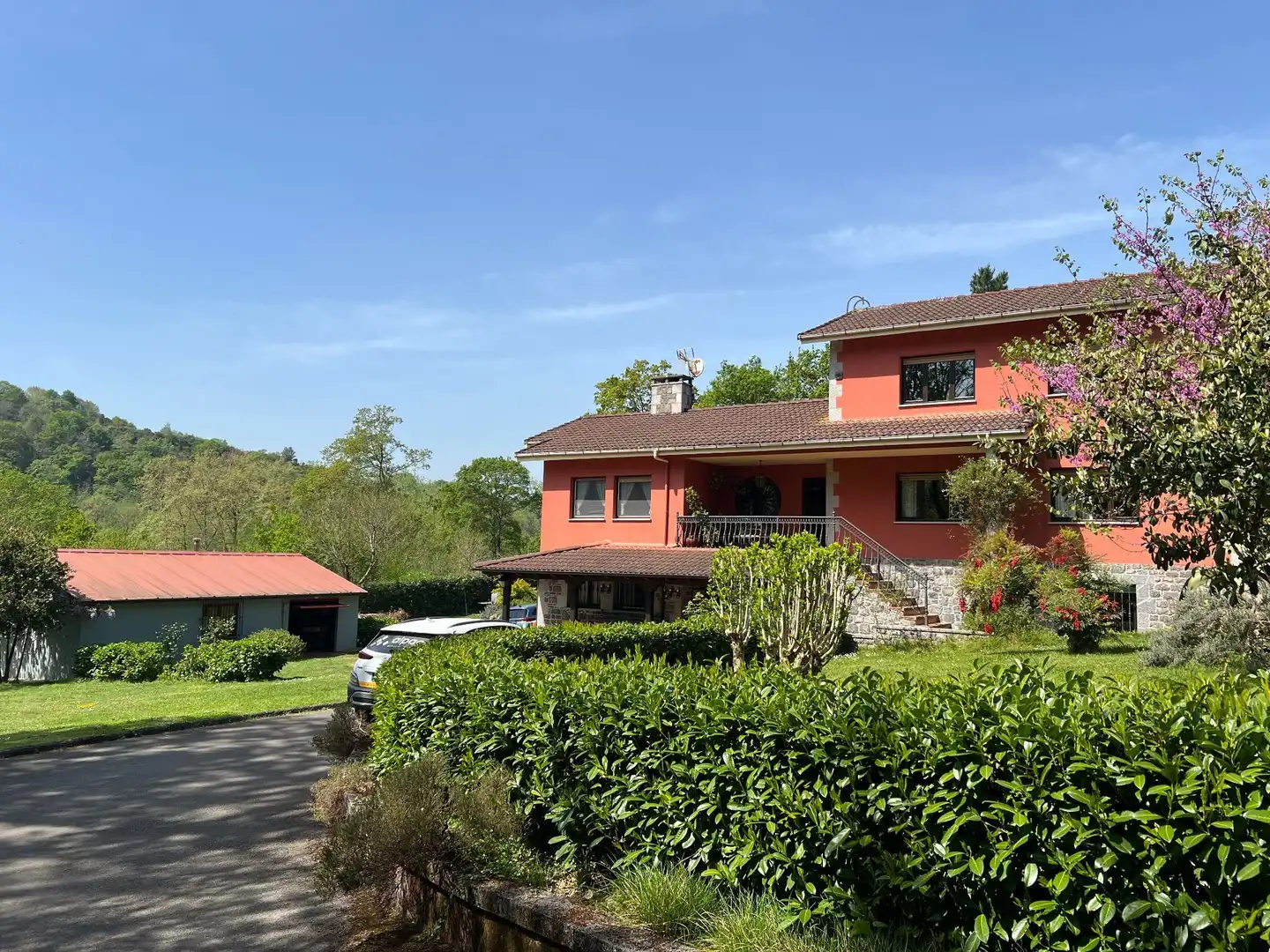 Vista exterior de Casa o chalet en venta en Cangas de Onís con Calefacción, Jardín privado y Amueblado