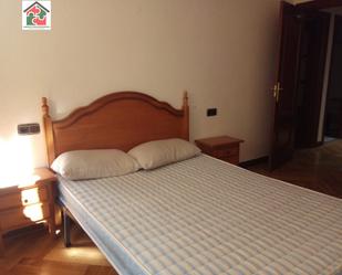 Dormitori de Apartament de lloguer en Salamanca Capital amb Calefacció