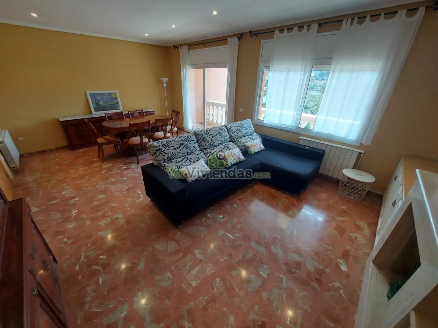 Sala d'estar de Casa o xalet en venda en Vallirana amb Calefacció, Jardí privat i Terrassa