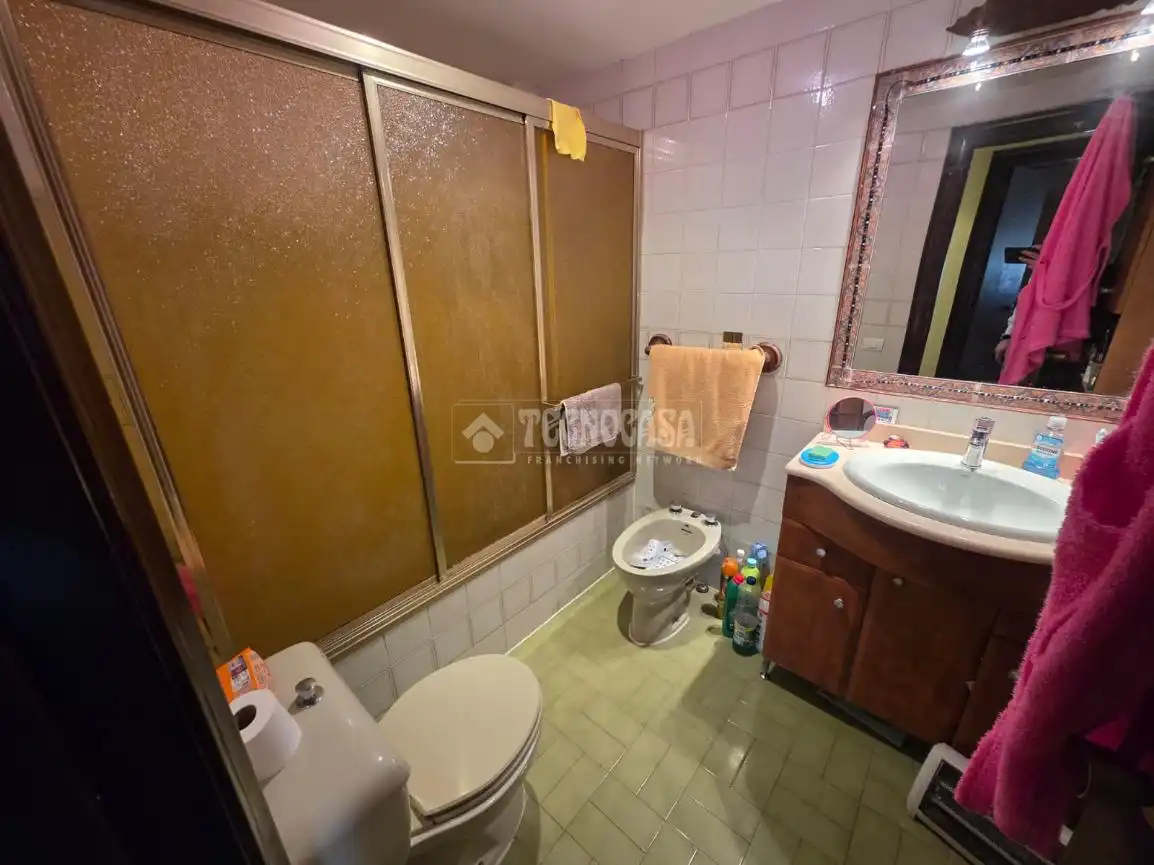 Bathroom of Flat for sale in Zaragoza  with Air Conditioner, Heating and Terrace