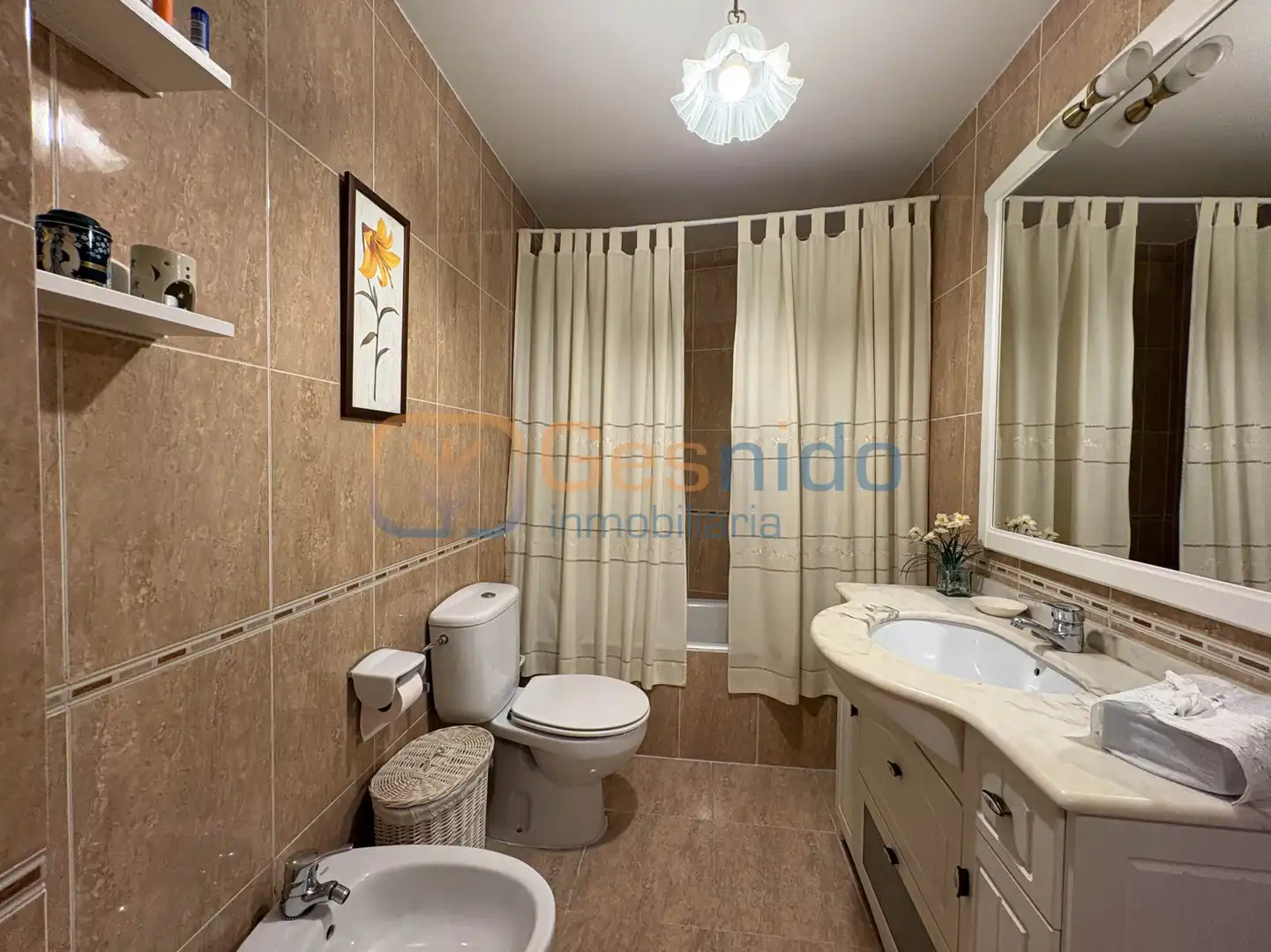 Baño de Piso de alquiler en Segovia con Calefacción