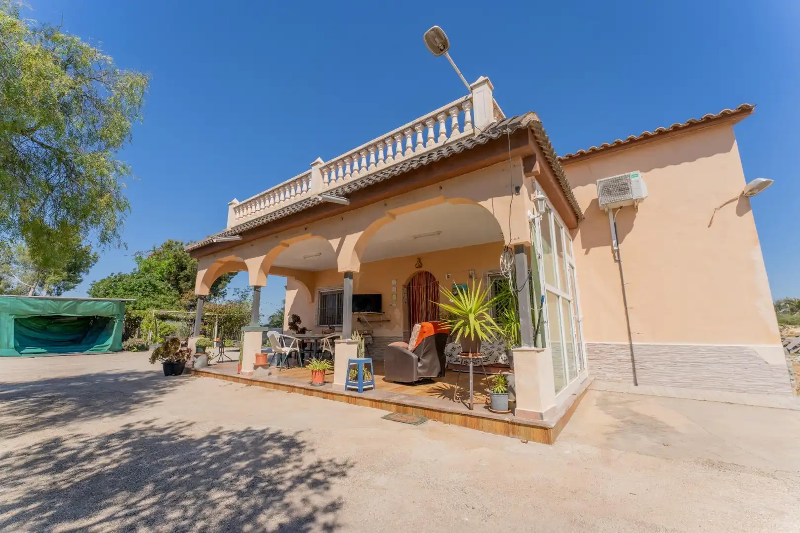 Vista exterior de Casa o chalet en venta en Elche / Elx con Aire acondicionado, Terraza y Piscina