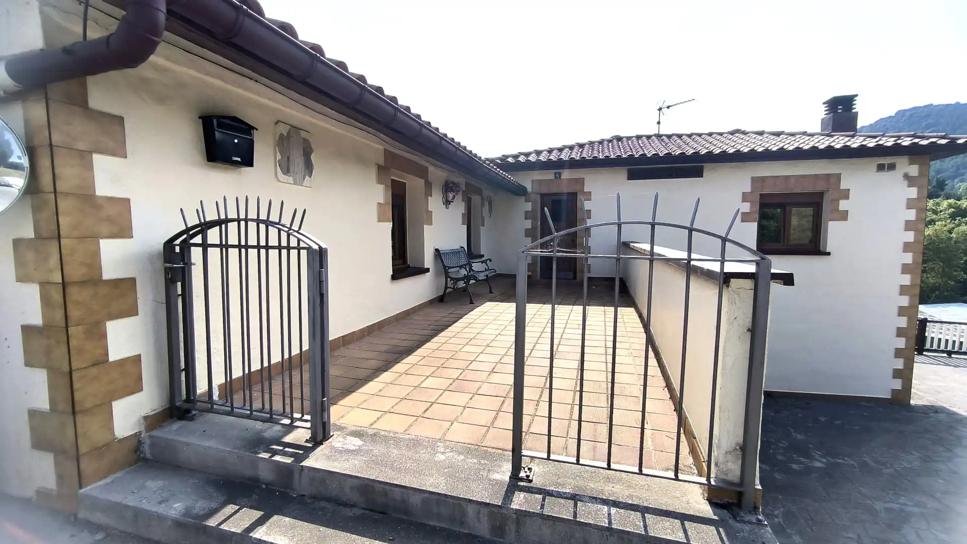 Terraza de Finca rústica en venta en Aizarnazabal con Calefacción, Terraza y Amueblado