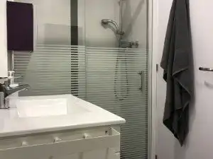 Badezimmer von Haus oder Chalet zur Miete in Castell d'Aro, Platja d'Aro i s'Agaró mit Terrasse, Mikrowelle und Gemeinschaftspool