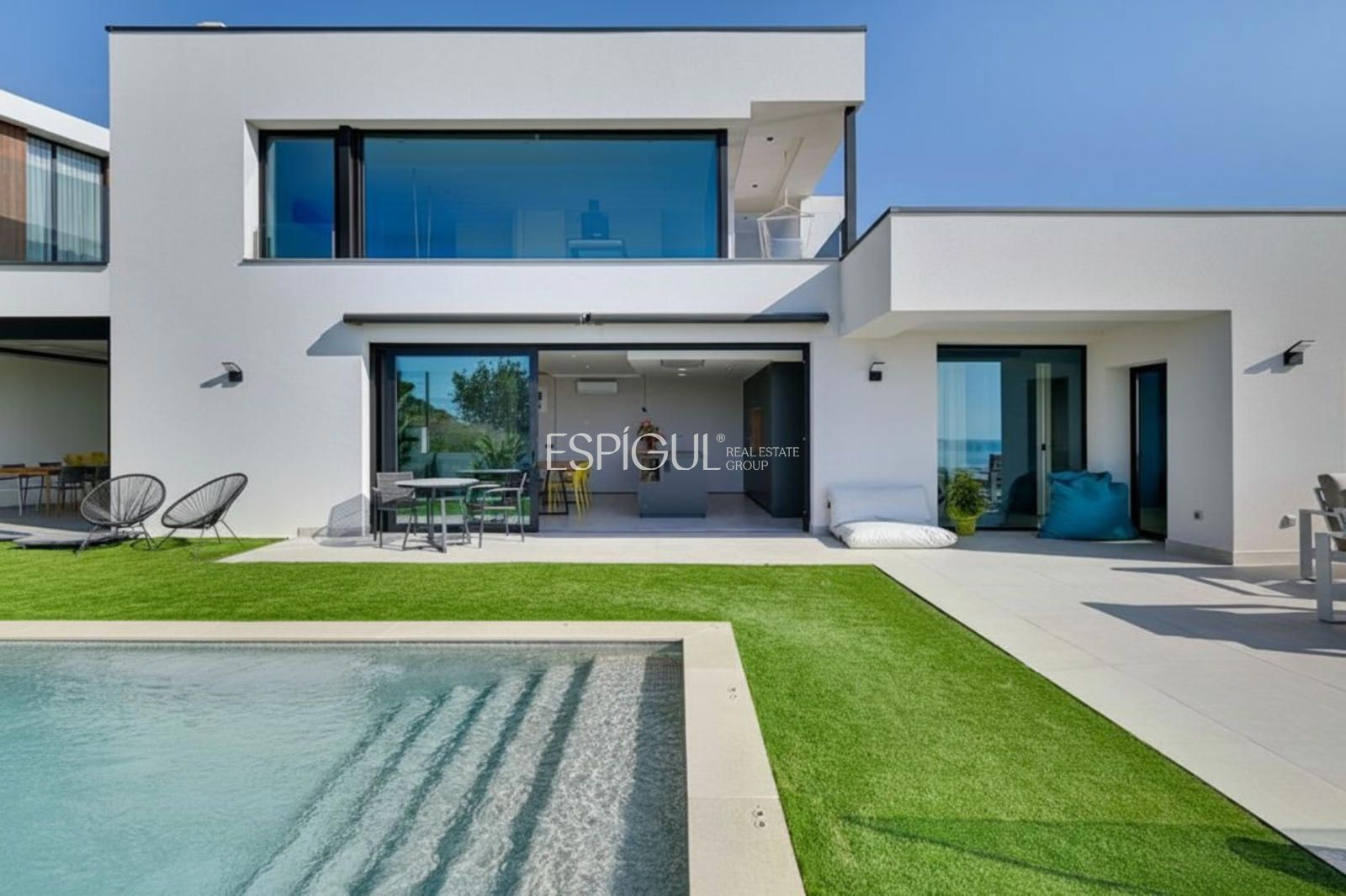 Exterior view of House or chalet for sale in Santa Susanna  with Private garden, Terrace and Storage room