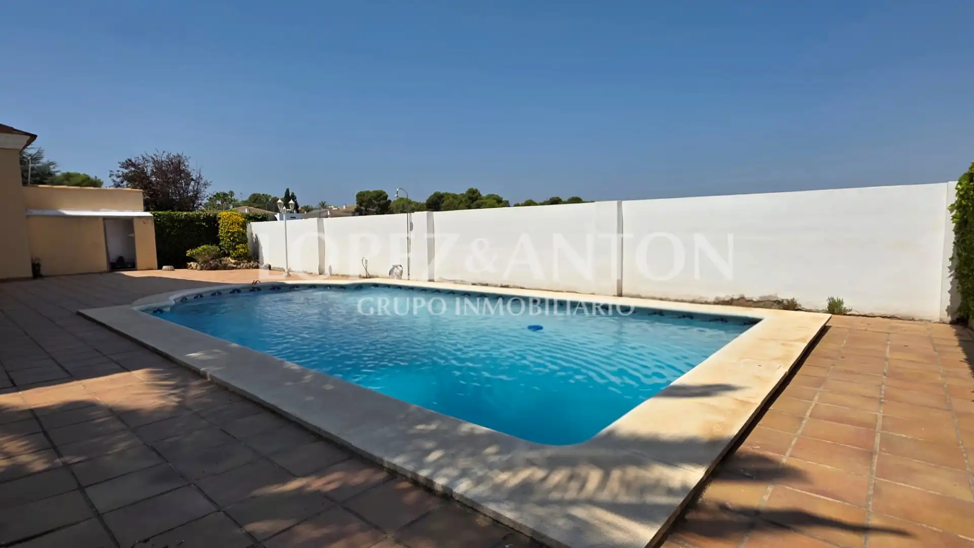Piscina de Casa o chalet en venta en L'Eliana con Aire acondicionado, Calefacción y Jardín privado