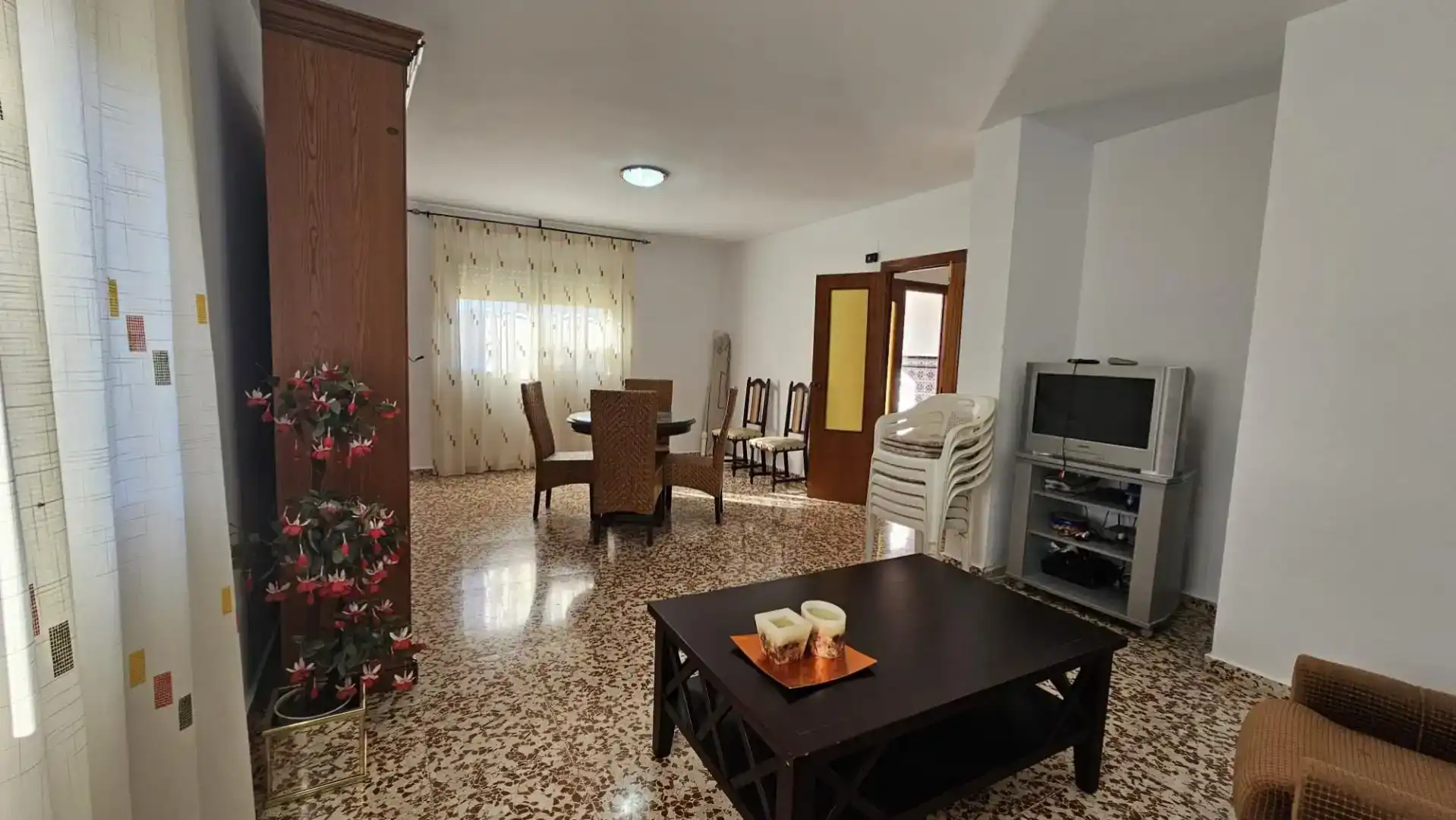 Sala d'estar de Finca rústica en venda en Monturque amb Aire condicionat, Moblat i Forn