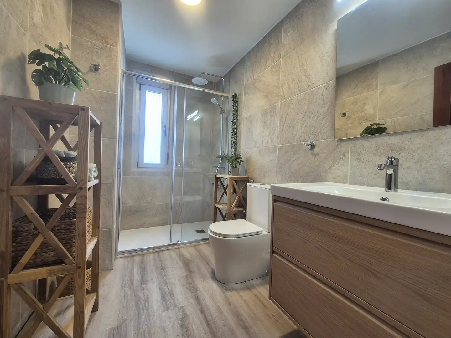 Baño de Piso de alquiler en Las Palmas de Gran Canaria con Jardín privado, Trastero y Amueblado