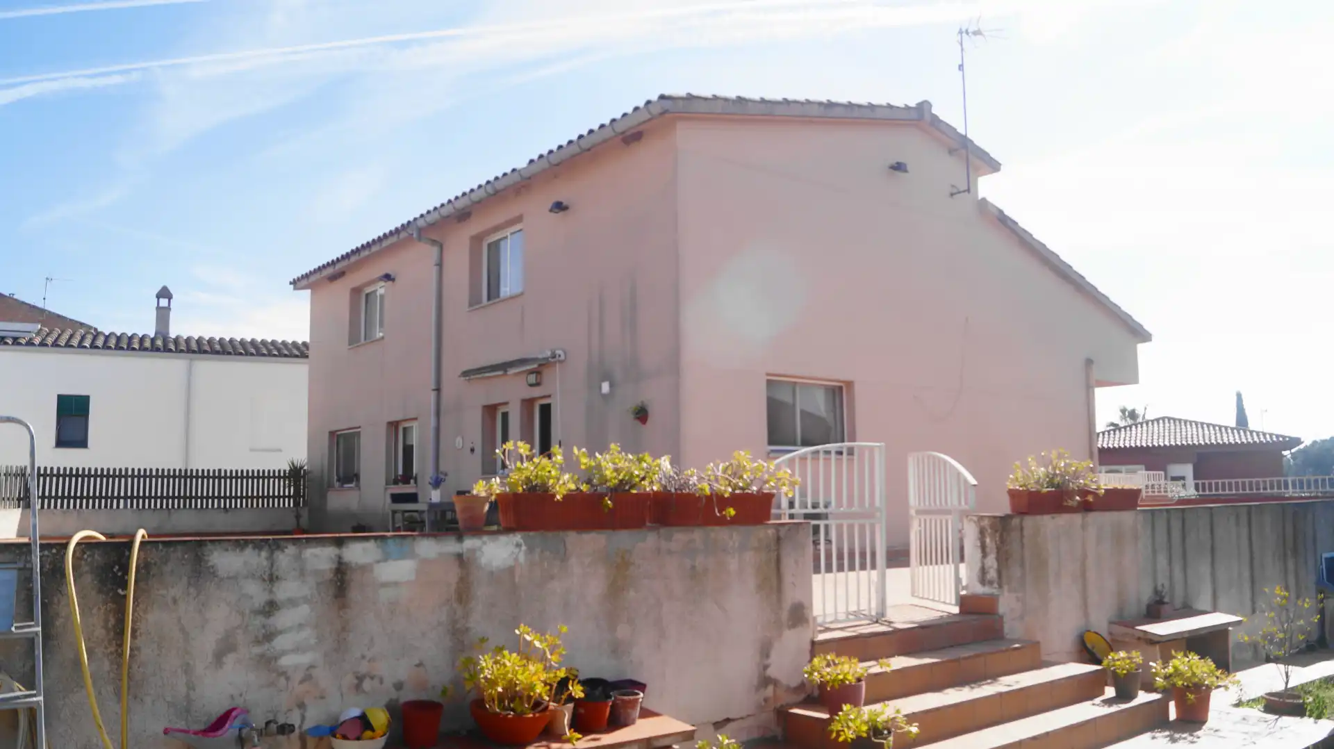 Außenansicht von Haus oder Chalet zum Verkauf in L'Ametlla del Vallès mit Klimaanlage, Heizung und Privatgarten