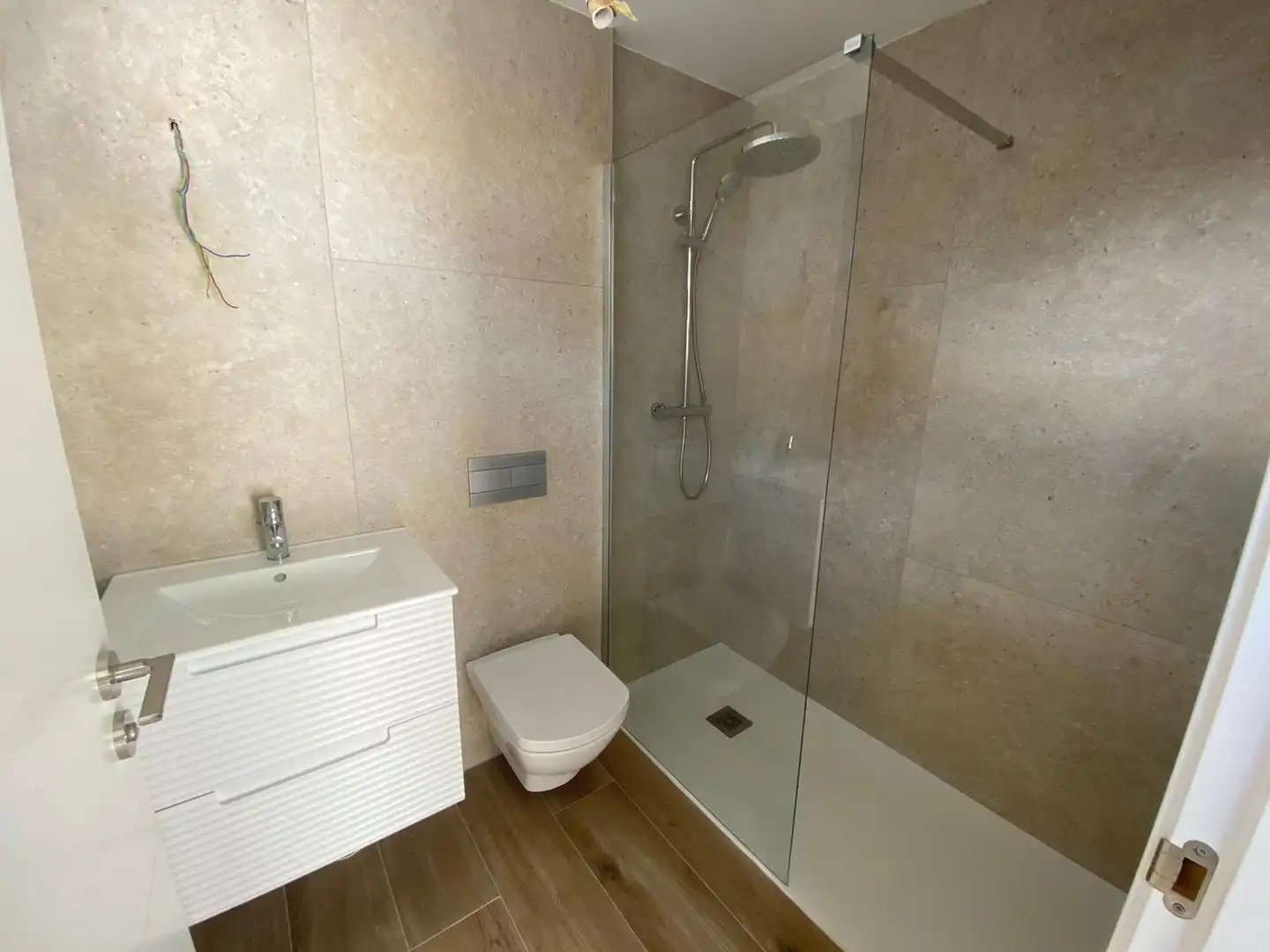 Bathroom of Flat for sale in Castro-Urdiales  with Heating, Parquet flooring and Terrace