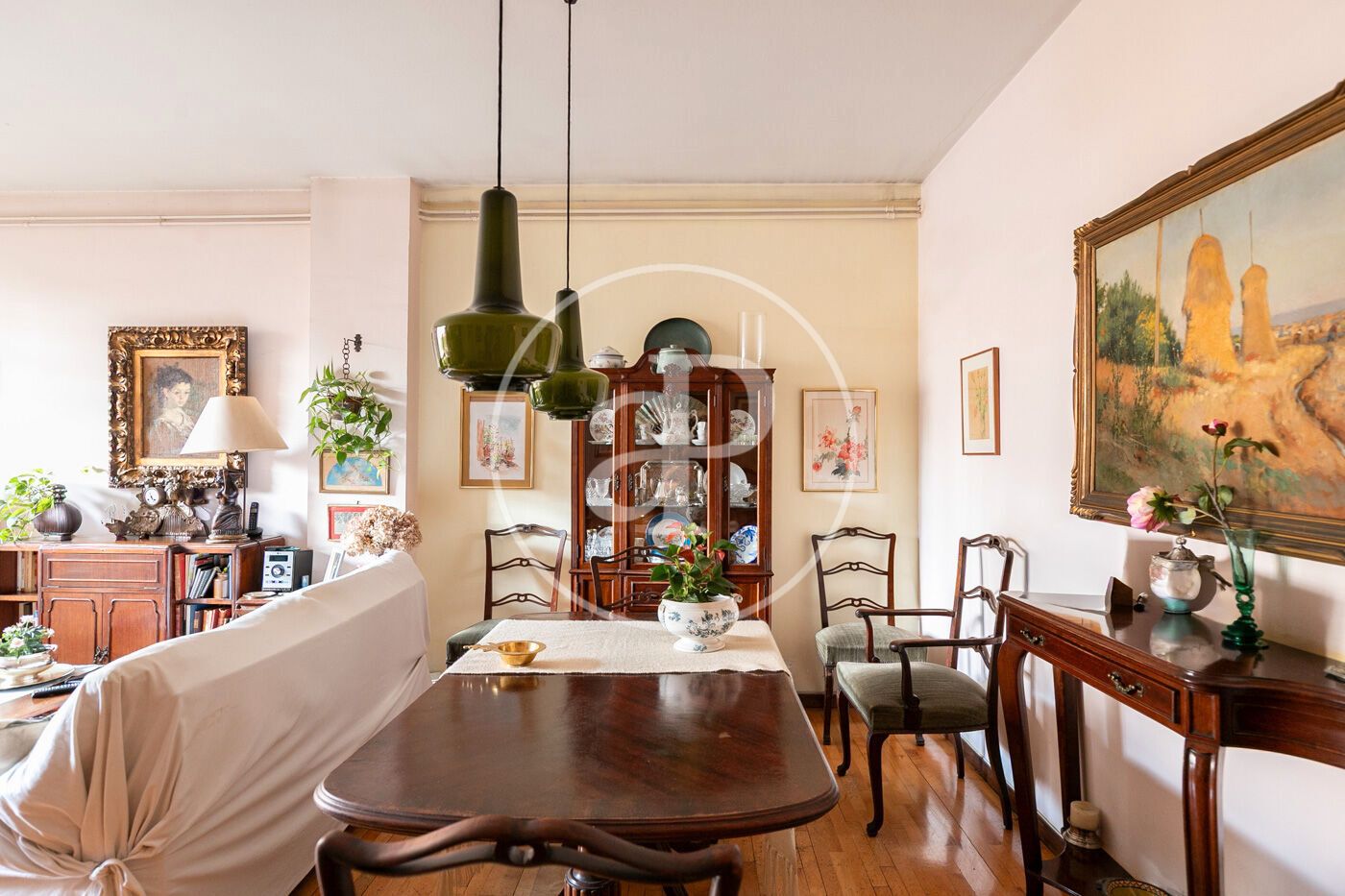 Comedor de Piso en venta en  Barcelona Capital con Calefacción, Terraza y Trastero